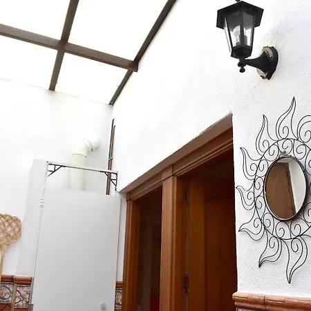 Casa Calma Con Patio. A 500 M De Puente Nuevo 度假居