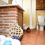 Casa Calma Con Patio. A 500 M De Puente Nuevo Holiday home