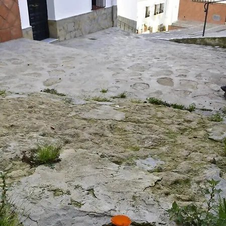 Сasa de vacaciones Casa Calma Con Patio. A 500 M De Puente Nuevo *