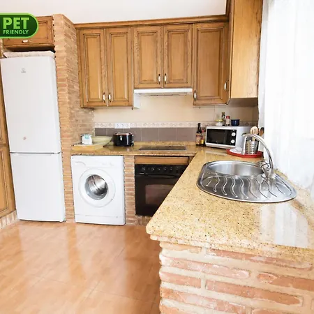 Casa Calma Con Patio. A 500 M De Puente Nuevo * Ronda