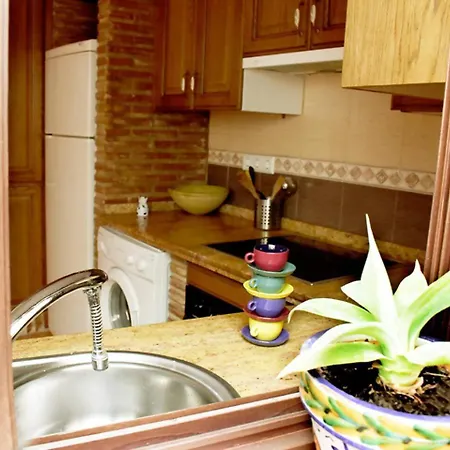 Casa Calma Con Patio. A 500 M De Puente Nuevo Vakantiehuis *